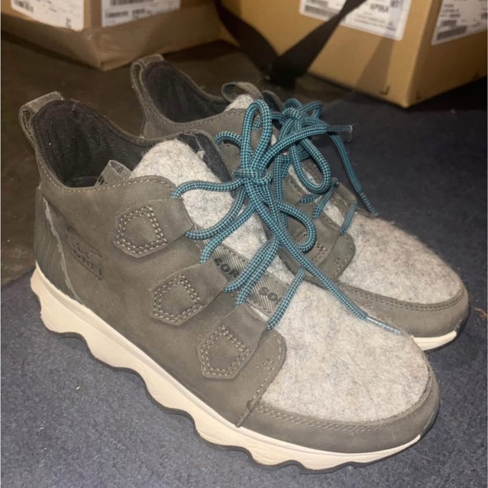 Sorel Gray and Blue Winter Boots